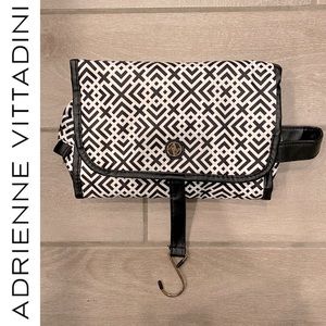 NWOT Hanging travel toiletry bag